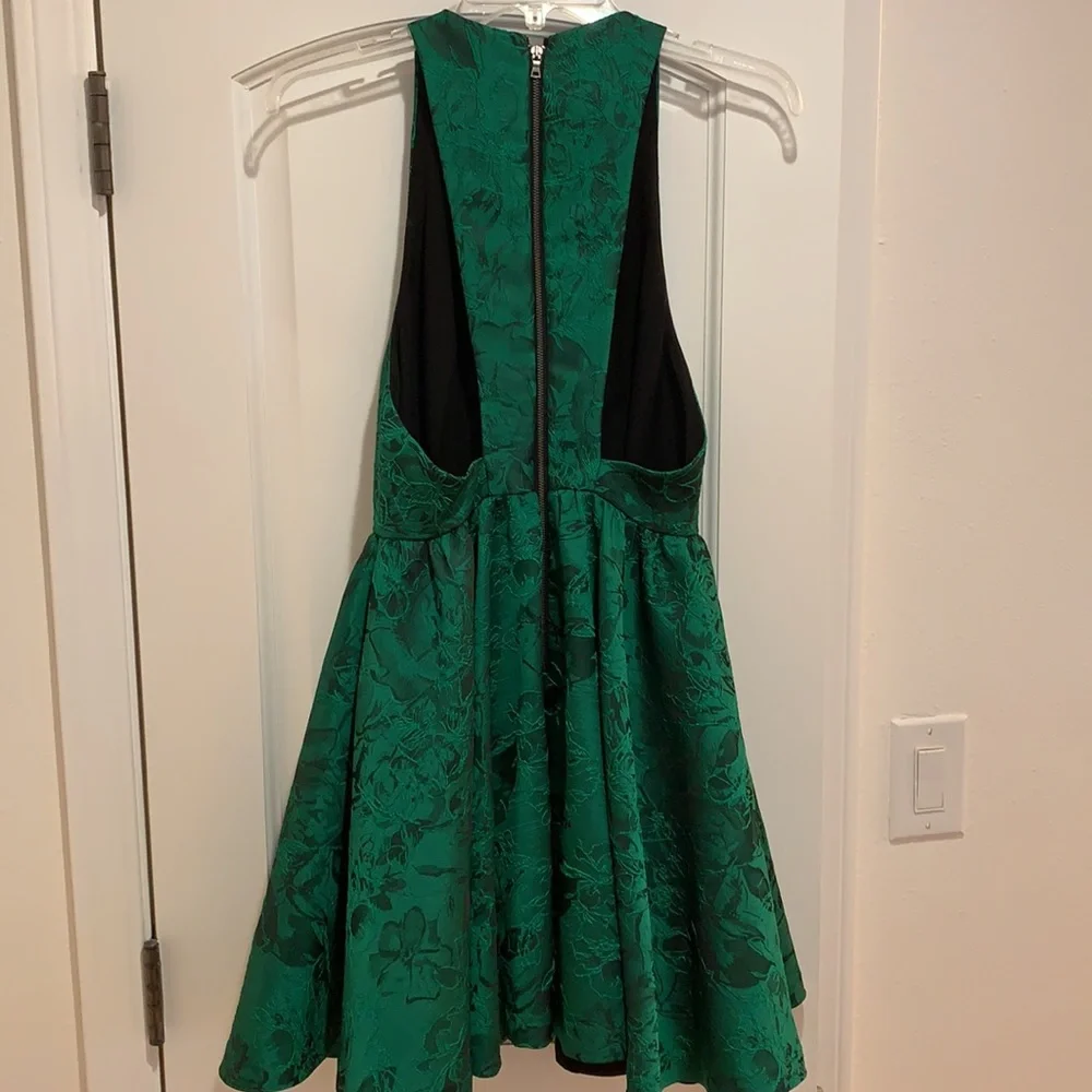Alice + Olivia Tevin Racerback Fit and Flare Jacquard Cocktail Dress Size 4 - Picture 5 of 7